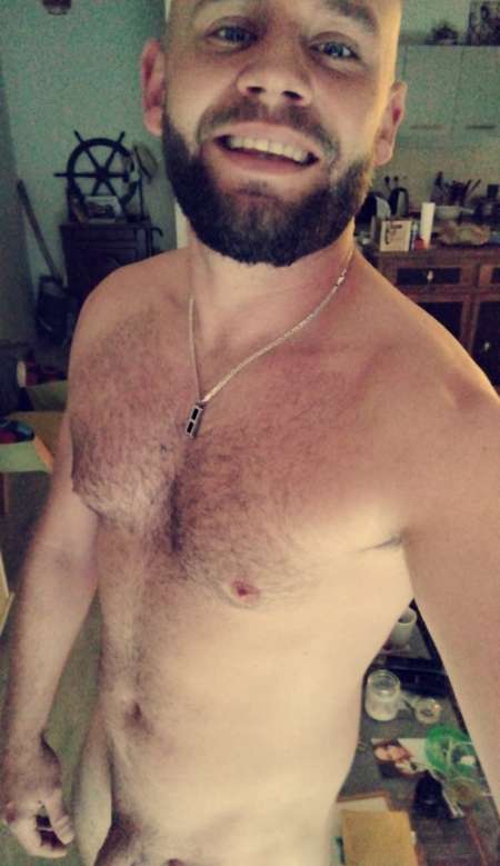 Photo ads/2331000/2331673/a2331673.jpg : Homme en couple est là pour combler femme