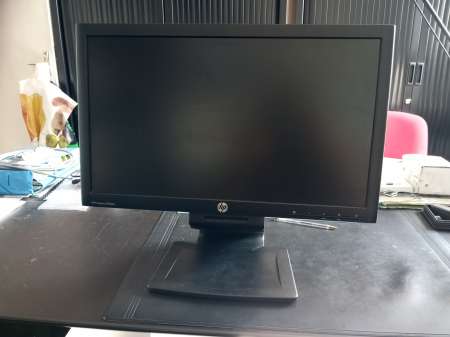 Photo ads/2332000/2332751/a2332751.jpg : Écran ordinateur HP