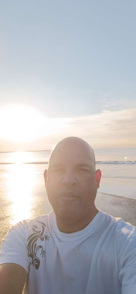 Photo ads/2339000/2339076/a2339076.jpg : Pose artistique ou massage ou sexe