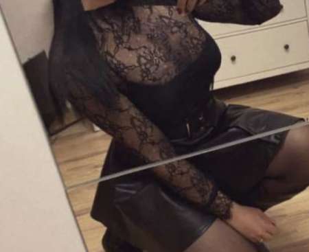 Photo ads/2345000/2345270/a2345270.jpg :  Beurette recherche des moneyslaves