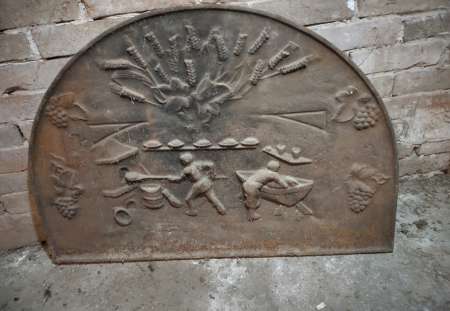 Photo ads/2348000/2348235/a2348235.jpg : PLAQUE DE CHEMINEE EN FONTE