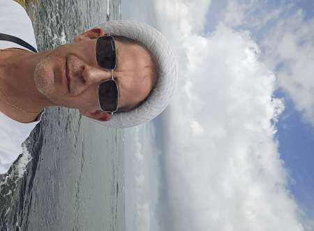 Photo ads/2359000/2359818/a2359818.jpg :  Homme cherche femme pour plaisirs coquin