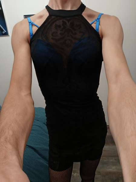 Photo ads/2363000/2363406/a2363406.jpg : Travestie cherche son maître ou sa maîtresse