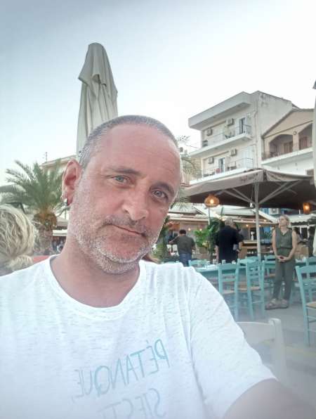 Photo ads/2372000/2372572/a2372572.jpg : je me branle devant vous