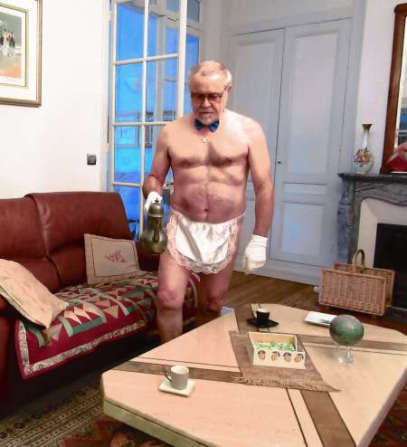 Photo ads/2374000/2374586/a2374586.jpg : Etre votre serviteur nu