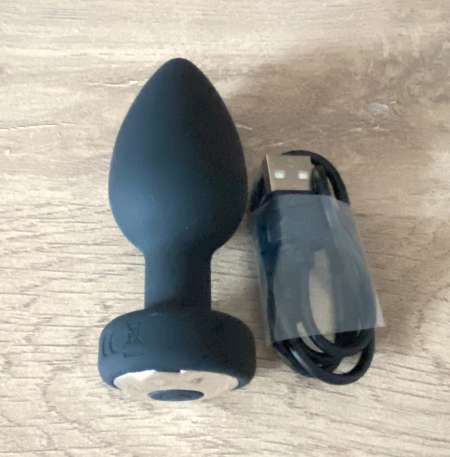 Photo ads/2403000/2403733/a2403733.jpg :  Rosebud - plug vibrant connecté