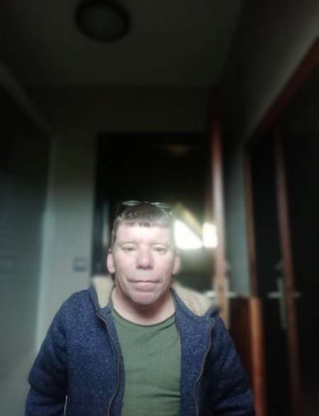 Photo ads/2407000/2407542/a2407542.jpg : Homme de petite taille