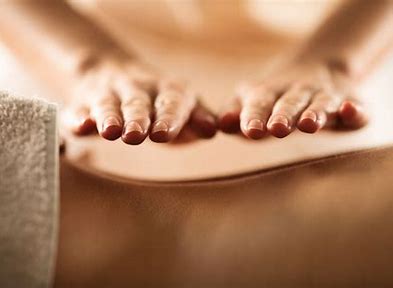 Photo ads/2412000/2412389/a2412389.jpg : massage intuitif au sol ou sur table