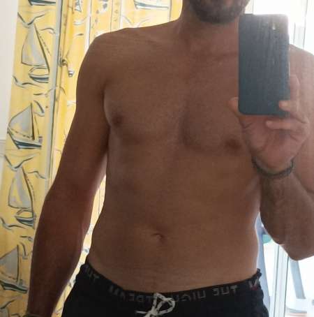 Photo ads/2412000/2412709/a2412709.jpg : Homme pour femme