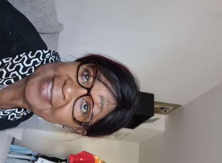 Photo ads/2415000/2415396/a2415396.jpg : Dame la 60aine cherche logement à louer