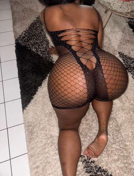 Photo ads/2416000/2416547/a2416547.jpg : JEUNE FILLE MASSAGE ÉROTIQUE