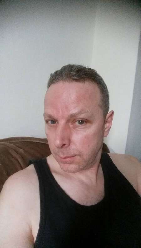 Photo ads/2426000/2426074/a2426074.jpg : escort boy accompagnateur ( femmes )