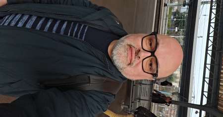 Photo ads/2432000/2432799/a2432799.jpg : Homme célibataire recherche gente demoiselle