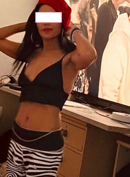 Photo ads/2441000/2441878/a2441878.jpg : Couple BI (38/58) cherche homme (55 plus)