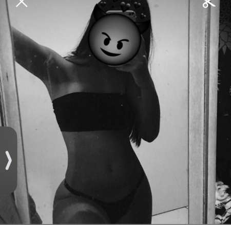 Photo ads/2443000/2443999/a2443999.jpg :  Bonjour je m'appelle Nadia je suis une femme domin