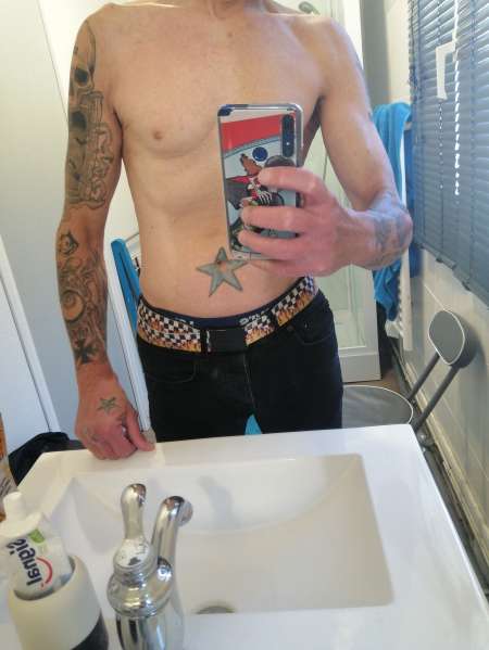 Photo ads/2453000/2453827/a2453827.jpg : Homme hétéro cherche femme ou couple hétéro