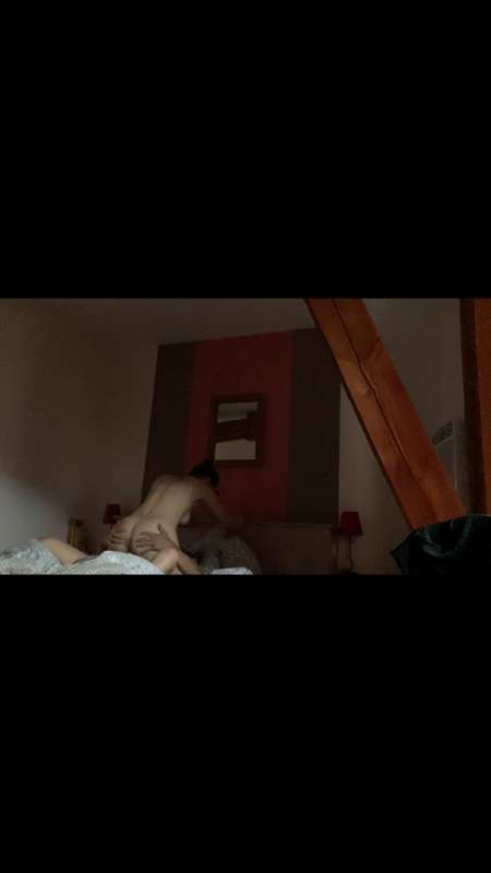 Photo ads/2459000/2459104/a2459104.png : Couple pour femme