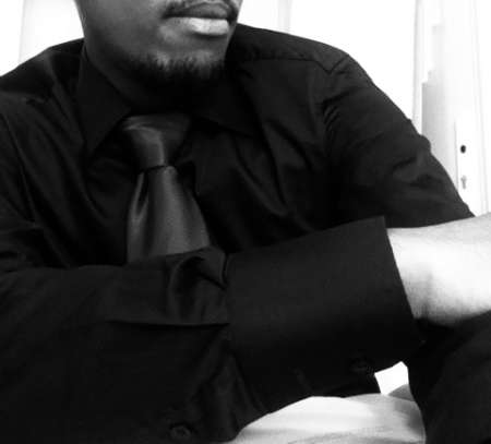 Photo ads/2462000/2462507/a2462507.jpg : Black bcbg recherche jeune femme ou couple candau