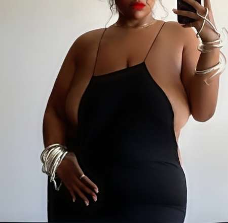 Photo ads/2464000/2464194/a2464194.jpg : Roxane DE RETOUR sur SAINT-DENIS