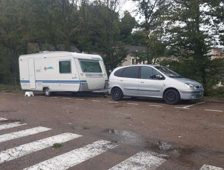 Photo ads/2464000/2464278/a2464278.jpg : Séjour tout nu et tout bronzé