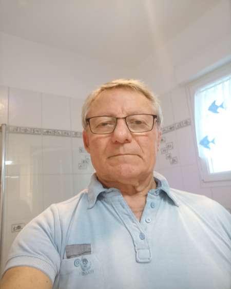 Photo ads/2465000/2465886/a2465886.jpg : Masseur pour femme et couple