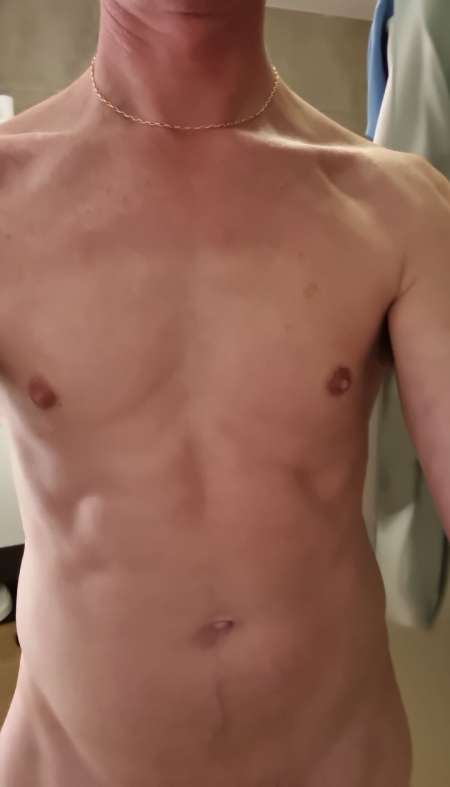 Photo ads/2466000/2466801/a2466801.jpg : H de 45 ans cherche femme pour fellation