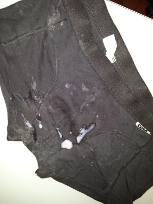 Photo ads/2477000/2477376/a2477376.jpg : Boxer porté 3 jours non stop cartonné au foutre