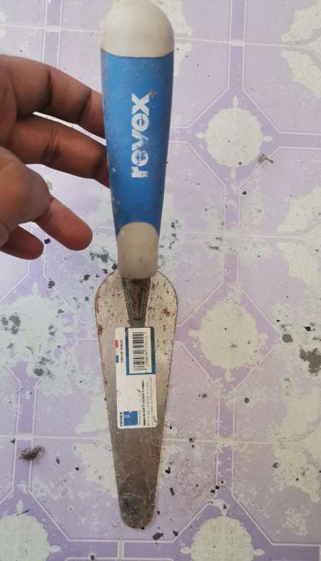 Photo ads/2485000/2485078/a2485078.jpg : Truelle langue de chat Revex 16 cm