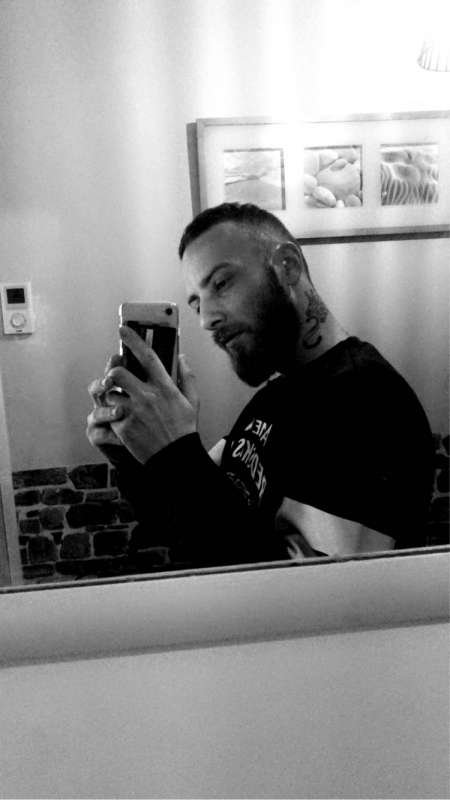 Photo ads/2488000/2488297/a2488297.jpg : Jeune h pour moneyslave