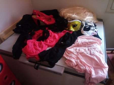 Photo ads/2511000/2511844/a2511844.jpg : Lope cherche maître mûr voir très mûr ( non vénal)