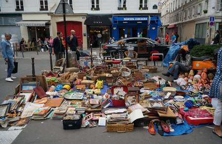 Photo ads/2514000/2514822/a2514822.jpg : Un carton de brocante pour 27,80 euro
