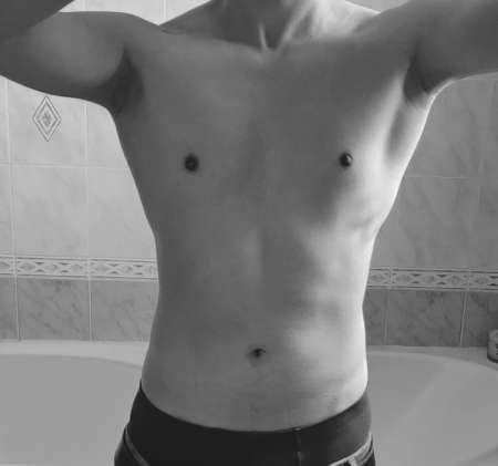 Photo ads/2522000/2522138/a2522138.jpg : Jh marié propose découverte intime pour jf vierge