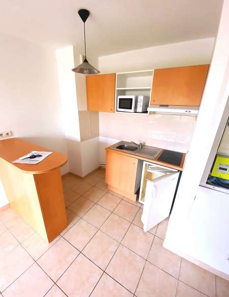 Photo ads/2524000/2524410/a2524410.jpg : Appartement T2 résidence sécurisée avec piscine