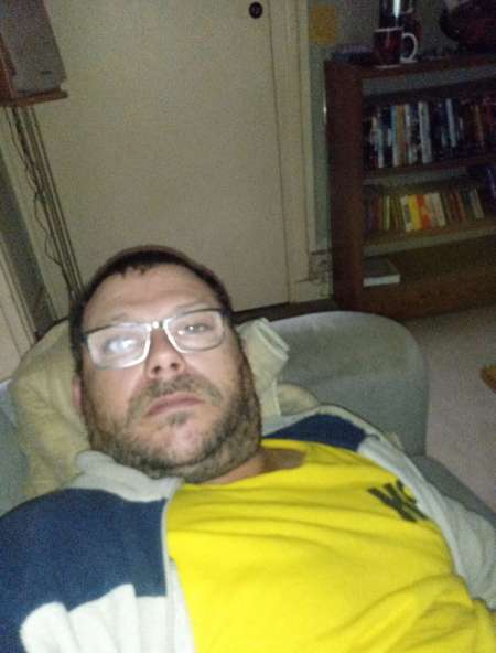 Photo ads/2526000/2526982/a2526982.jpg : Homme cherche un plan sexe sur Nantes