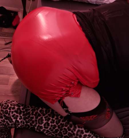 Photo ads/2527000/2527034/a2527034.jpg : TRAVESTI POUR MALES EN BOTTES