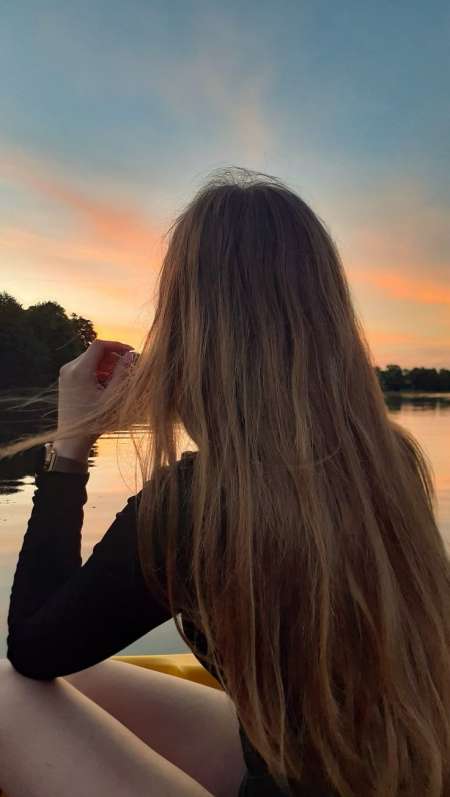 Photo ads/2530000/2530337/a2530337.jpg : Femme d'Alger accompagnatrice