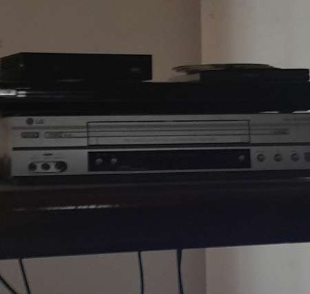 Photo ads/2530000/2530555/a2530555.jpg : Je vends un lecteur VHS eurogistreur