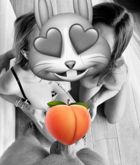 Photo ads/2531000/2531886/a2531886.jpg : Deux femmes pour un homme