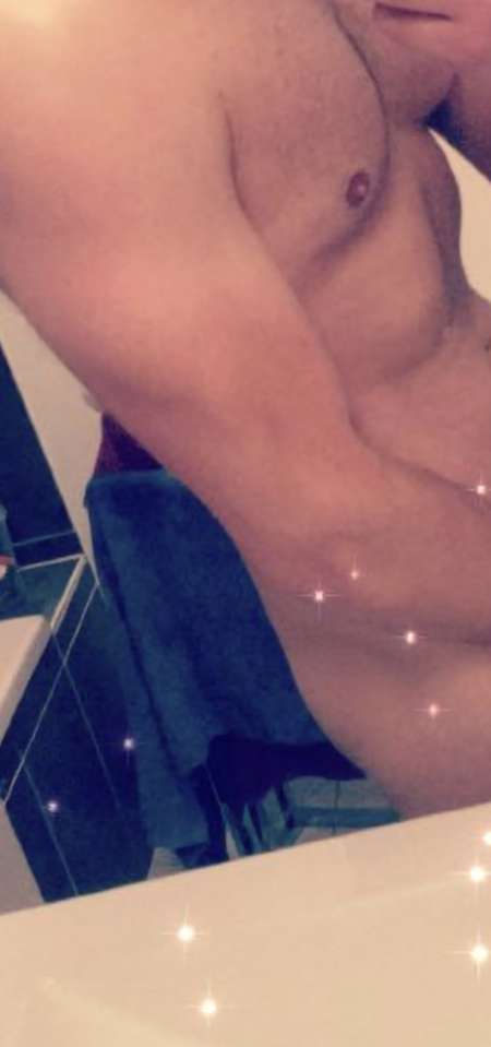 Photo ads/2532000/2532012/a2532012.jpg : Jeune homme sportif pour rencontre intense e