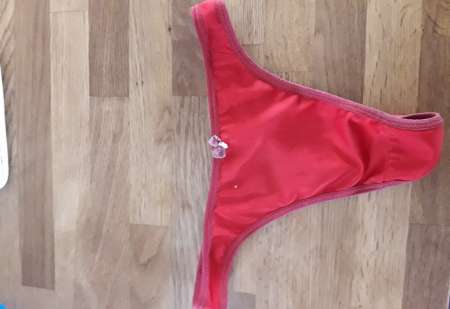 Photo ads/2535000/2535236/a2535236.jpg : Cindy et ses petites culottes portées