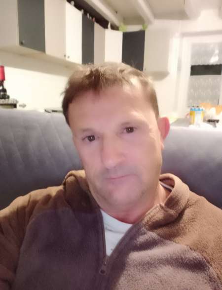 Photo ads/2539000/2539015/a2539015.jpg : homme de + de 50 ans