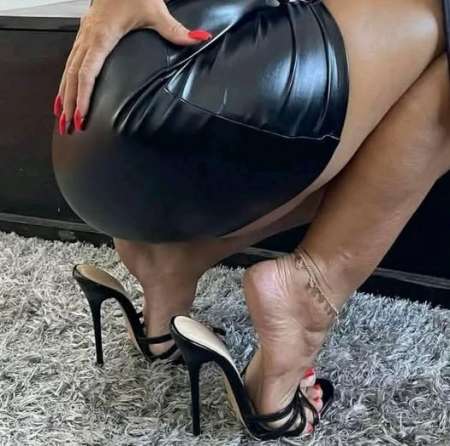 Photo ads/2543000/2543235/a2543235.jpg : cherche femme ultra soumise