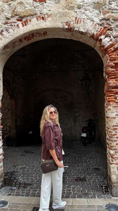 Photo ads/2552000/2552946/a2552946.jpg : Massages bien être et soins esthétiques