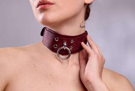 Photo ads/2553000/2553230/a2553230.jpg : Dominateur pour femmes