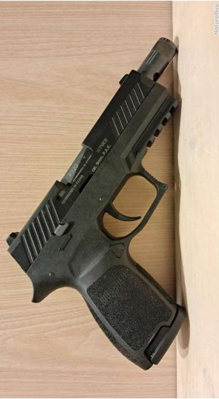 Photo ads/2554000/2554442/a2554442.jpg : 9mm pistolet p320 + munitions