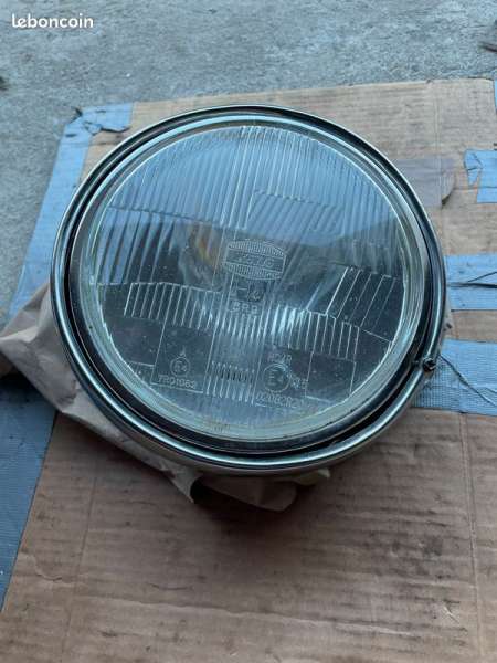 Photo ads/2554000/2554734/a2554734.jpg : phare avant 600 bandit