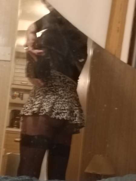 Photo ads/2555000/2555888/a2555888.jpg : Travesti uniquement passif pour H F.