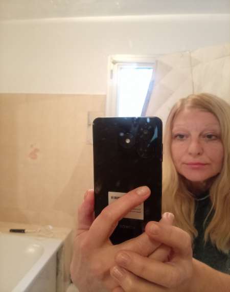 Photo ads/2556000/2556374/a2556374.jpg : Femme sexy femme cherche rdv