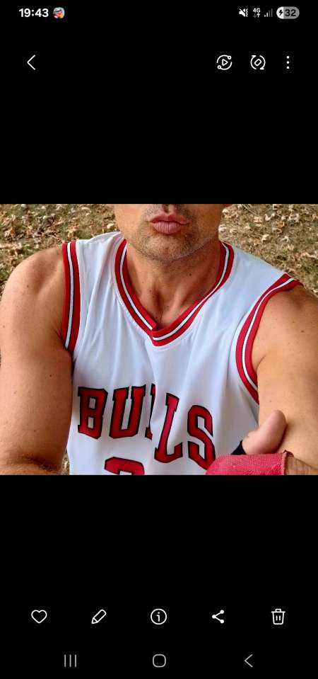 Photo ads/2567000/2567765/a2567765.jpg : Cherche belle connexion amitié-coquine