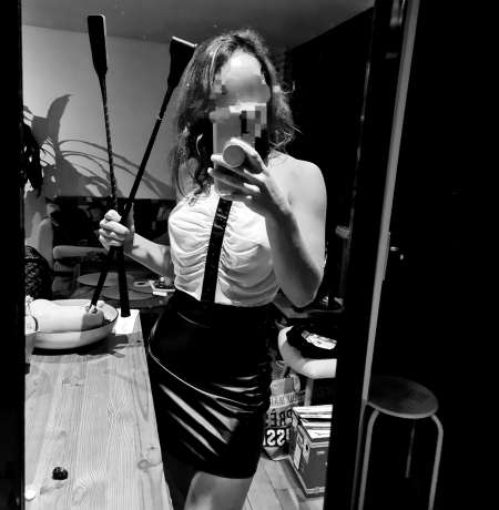 Photo ads/2568000/2568812/a2568812.jpg : Maitresse Nicky de retour apres fermeture Wannonce